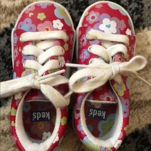 Size 5 1/2 toddler leather keds